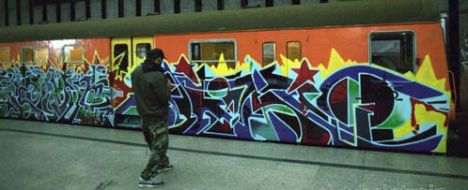 Graffiti an einem Zug